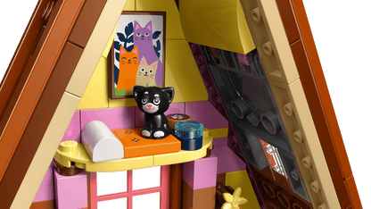 LEGO Nature Glamping Cabin