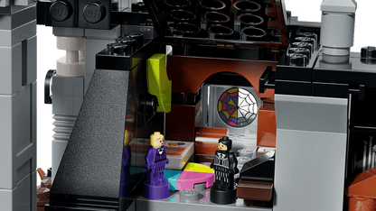 LEGO Wednesday Nevermore Academy