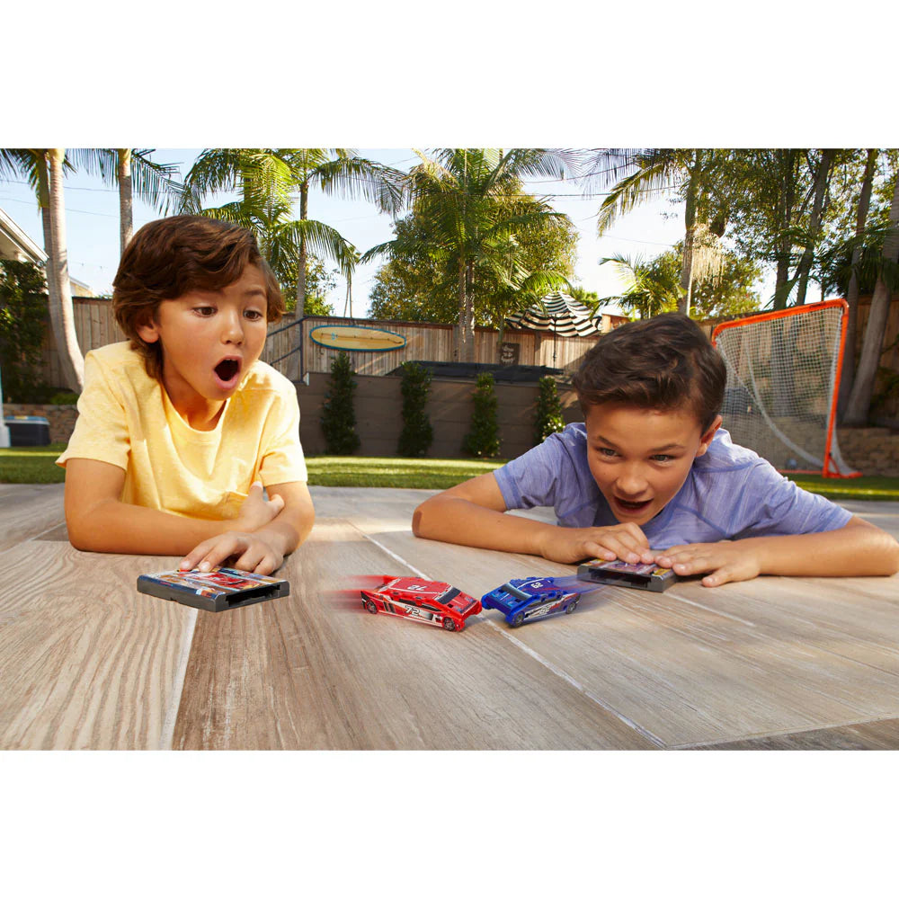 FLAT 2 FAST Stunt Card Racers