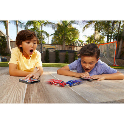 FLAT 2 FAST Stunt Card Racers