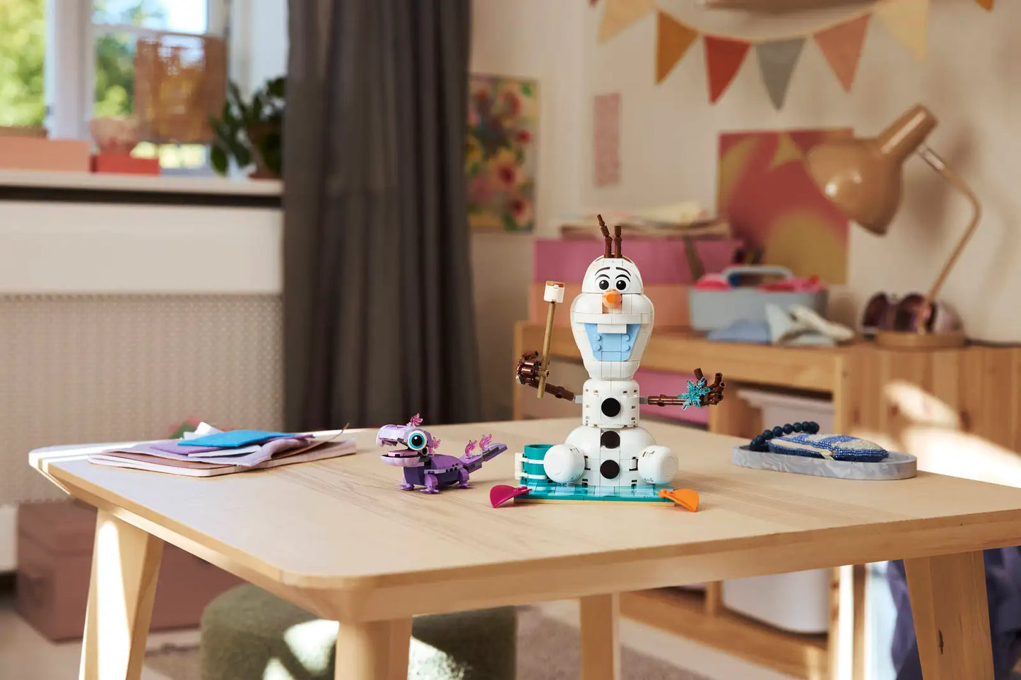 LEGO Olaf and Brunis Picnic Fun