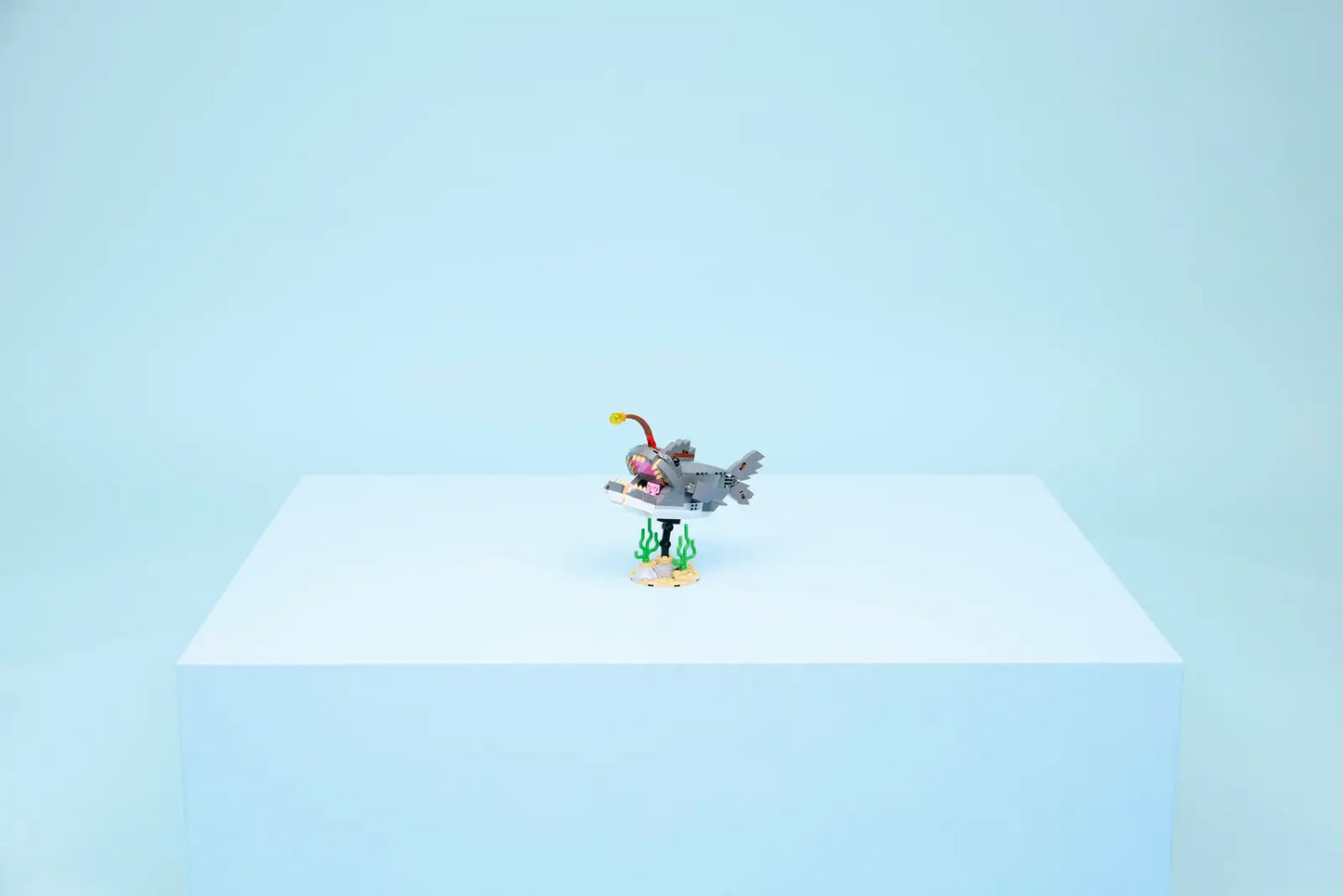 LEGO Fierce Shark with a treasure Chest