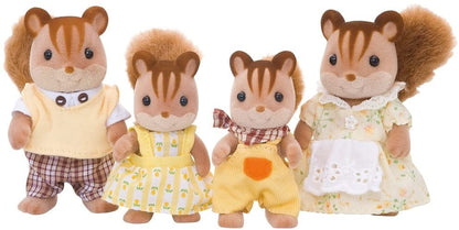 Cc Walnut Squirell Family